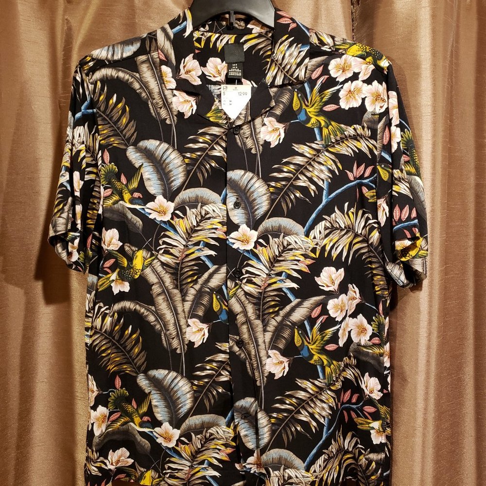 H&M Floral Button Down Camp Shirt Size Medium